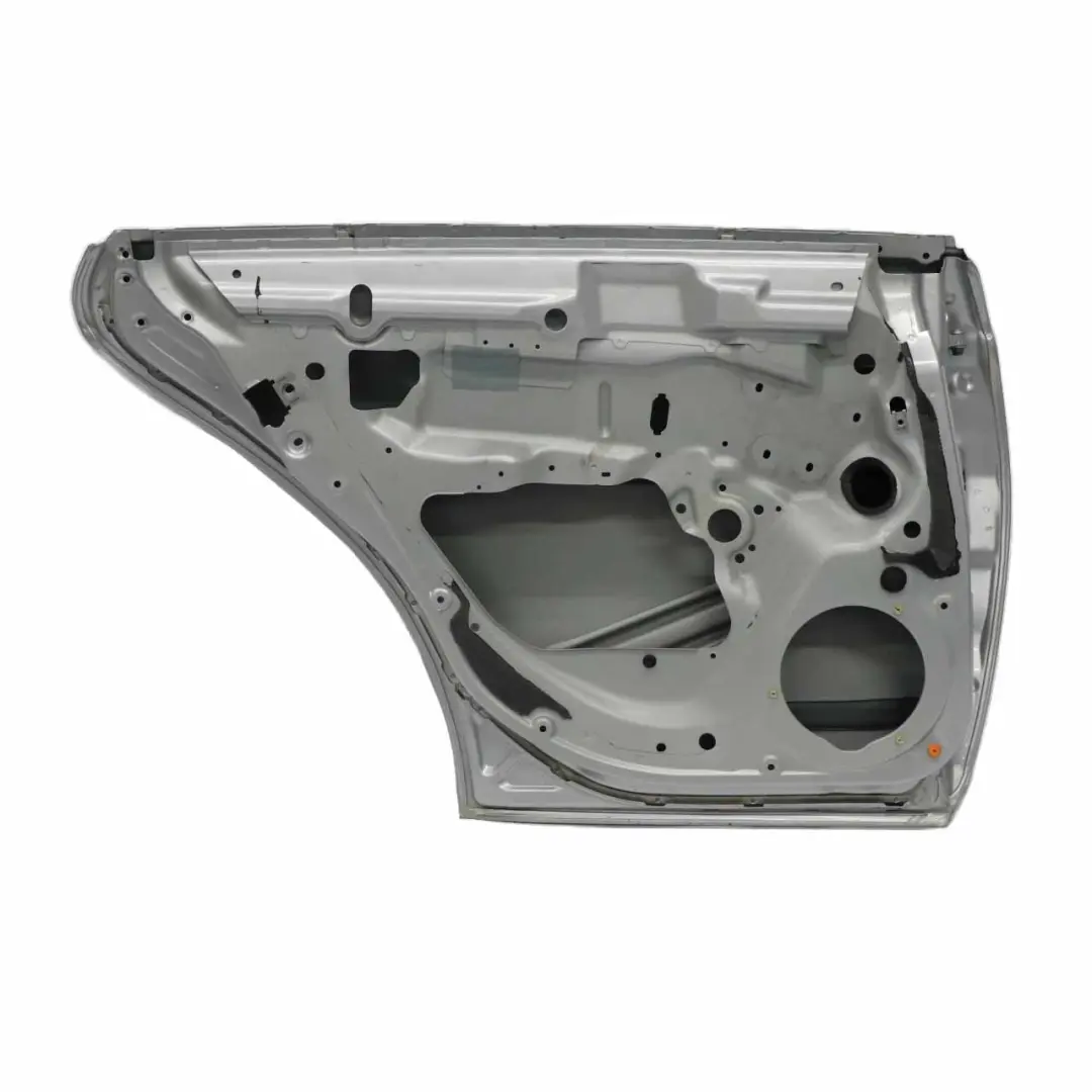 W219 CLS Porta posteriore sinistra Iridium Silver Metallic - 775 per Mercedes con numero di parte A2197200105 Mercedes W219 CLS Porta posteriore sinistra Iridium Silver Metallic - 775 - SKU A2197300105-IRS - Numero di parte A2197200105