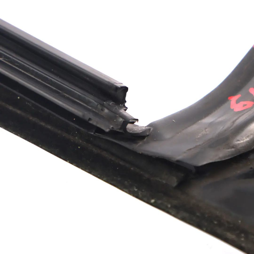 Außen Fenster Schienen Dichtung Hinten Rechts Streifen für Mercedes C219 mit Teilenummer A2197300224 Mercedes C219 Außen Fenster Schienen Dichtung Hinten Rechts Streifen - SKU A2197300224 - Teilenummer A2197300224
