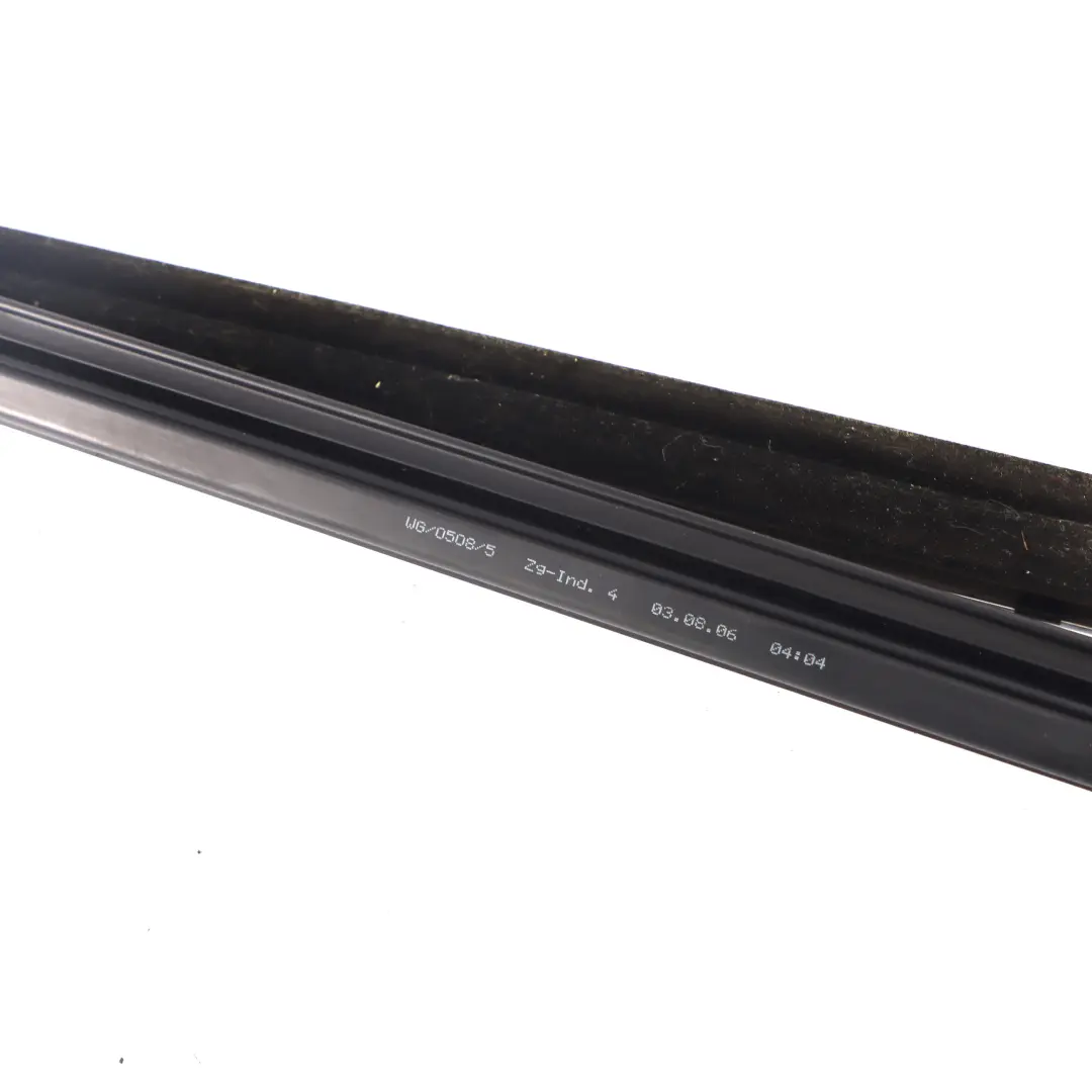 Mercedes C219 Guarnizione Guida Finestrino Destro Striscia Trim - SKU A2197300224 - Numero di parte A2197300224