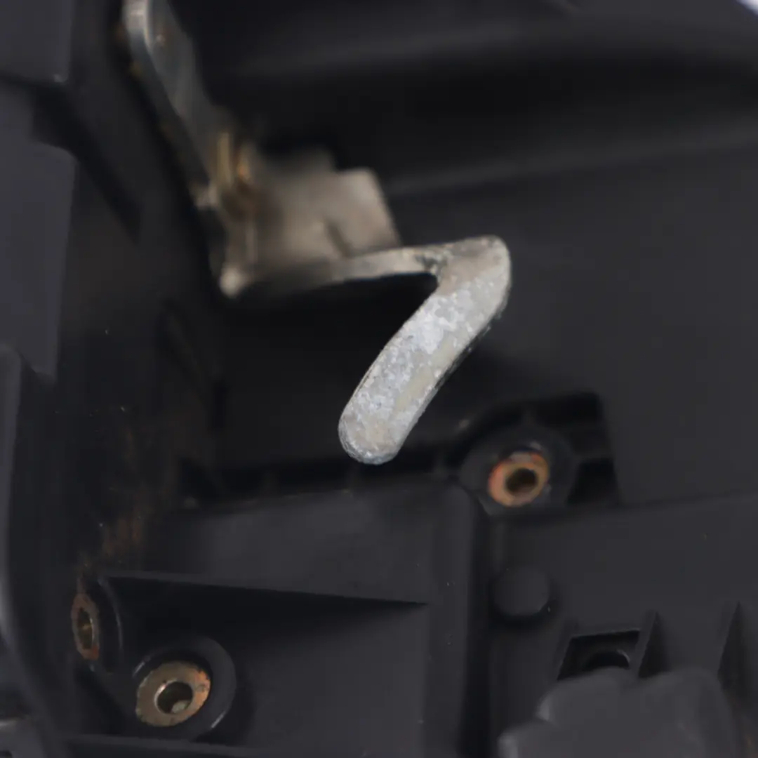 Mercedes CLS W219 Actuador motor pestillo puerta trasera derecha - SKU A2197300235 - Número de pieza A2197300235