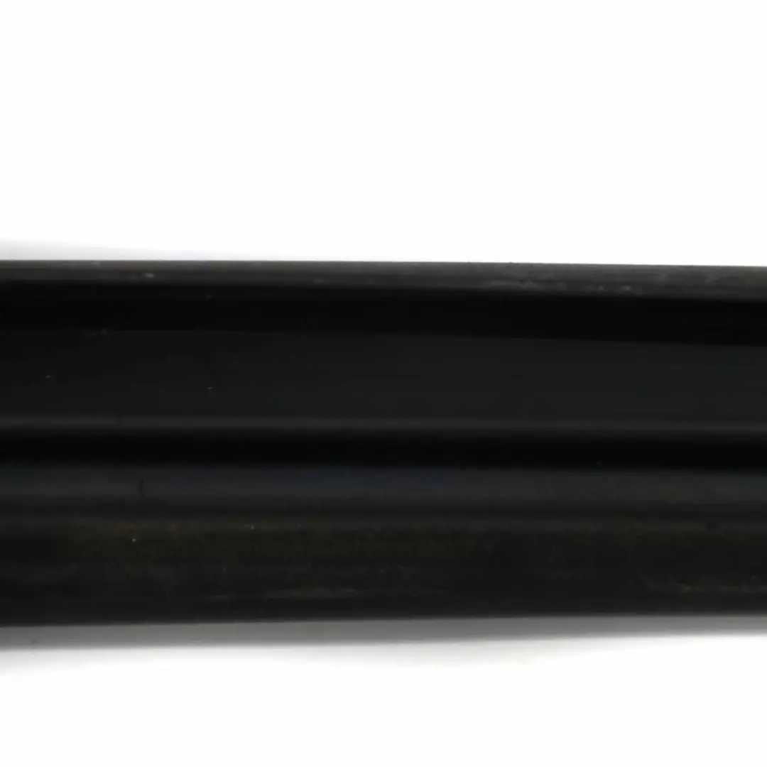 Mercedes C219 Joint de vitre de porte arrière droite joint - SKU A2197300878 - Numéro de pièce A2197300878