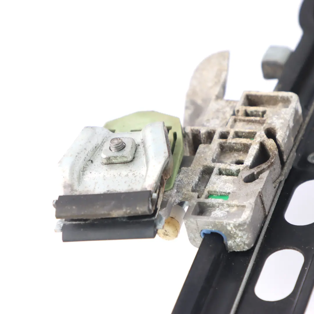 Lève-Vitre Arrière Porte Gauche Moteur Régulateur pour Mercedes CLS C219 à propos du numéro de pièce A2197300946 Mercedes CLS C219 Lève-Vitre Arrière Porte Gauche Moteur Régulateur - SKU A2197300946 - Numéro de pièce A2197300946