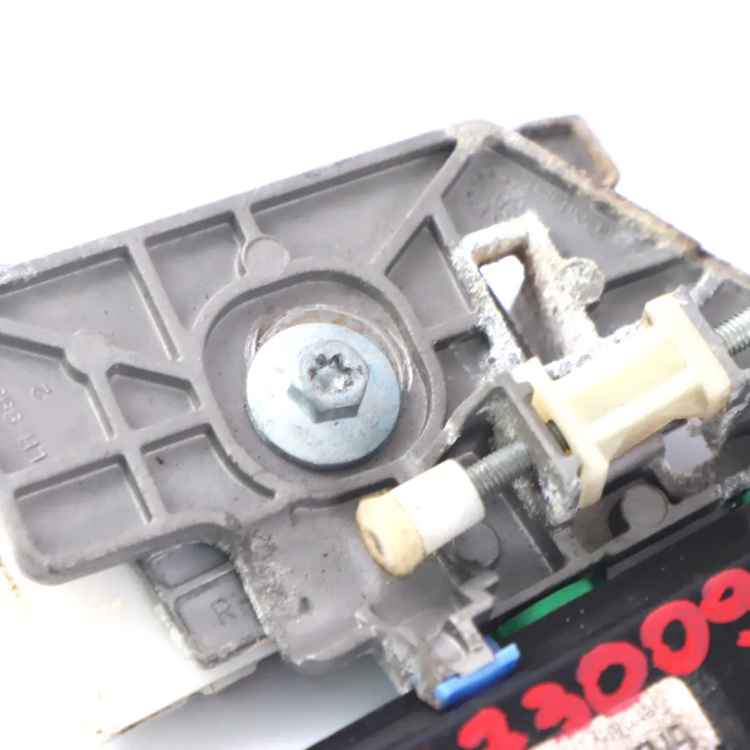 Alzacristalli Porta Posteriore Sinistra Regolatore per Mercedes CLS C219 con numero di parte A2197300946 Mercedes CLS C219 Alzacristalli Porta Posteriore Sinistra Regolatore - SKU A2197300946 - Numero di parte A2197300946