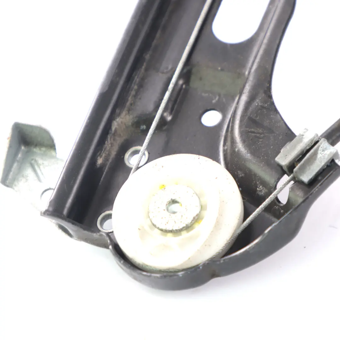 Alzacristalli Porta Posteriore Sinistra Regolatore per Mercedes CLS C219 con numero di parte A2197300946 Mercedes CLS C219 Alzacristalli Porta Posteriore Sinistra Regolatore - SKU A2197300946 - Numero di parte A2197300946