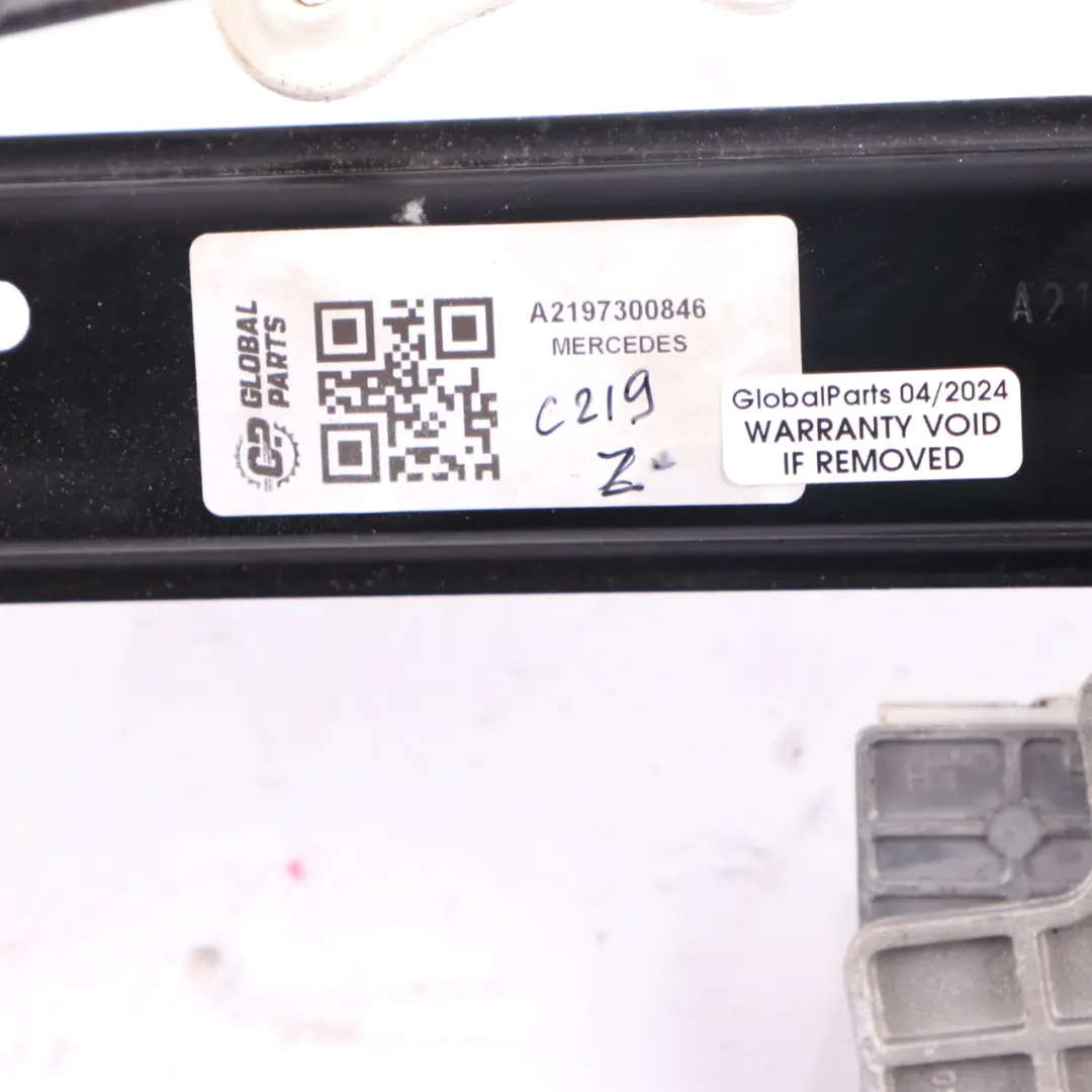 Fensterheber hinten Tür rechts Regulator Motor für Mercedes CLS C219 mit Teilenummer A2197301046 Mercedes CLS C219 Fensterheber hinten Tür rechts Regulator Motor - SKU A2197301046 - Teilenummer A2197301046