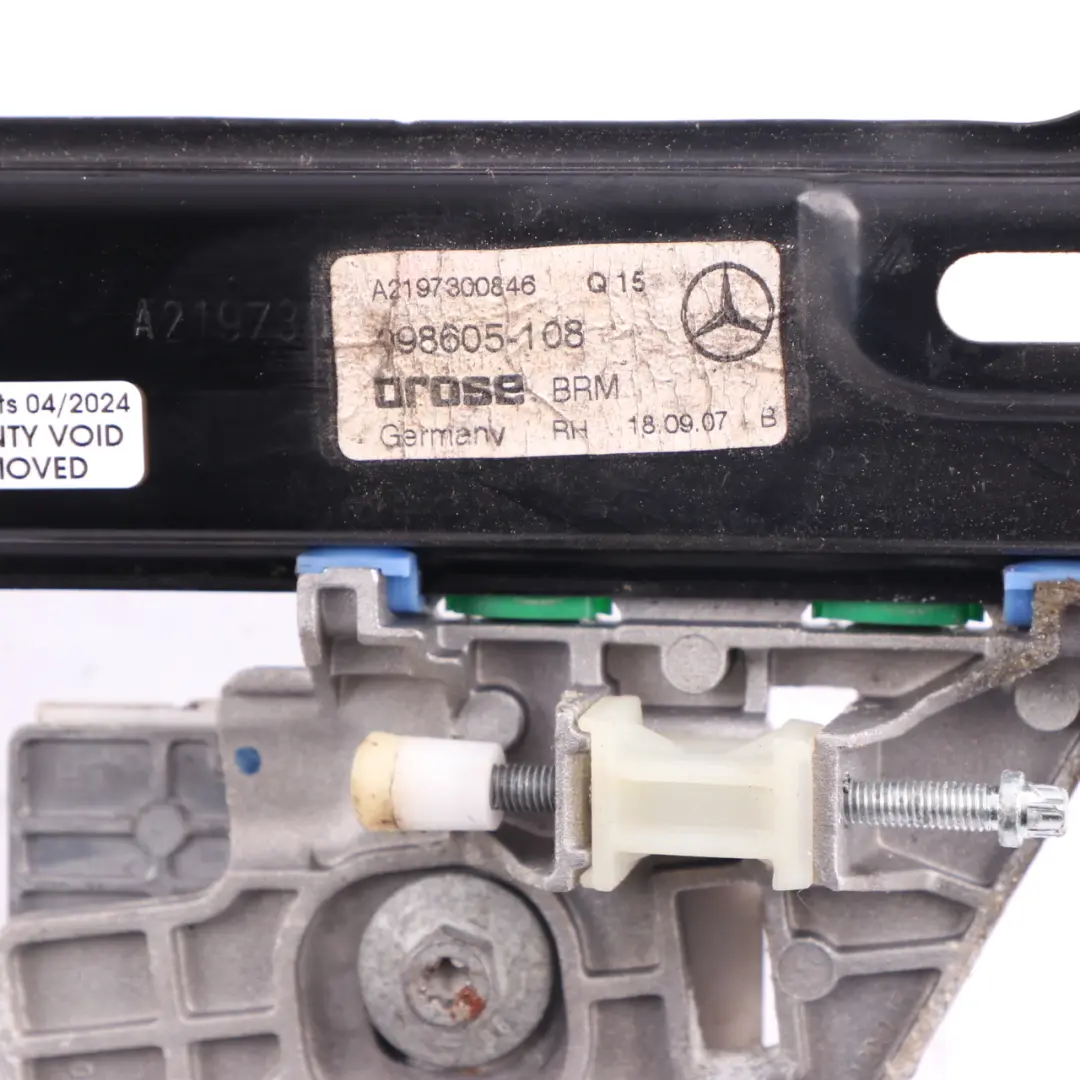Mercedes CLS C219 Elevalunas Puerta Trasera Derecha Regulador - SKU A2197301046 - Número de pieza A2197301046