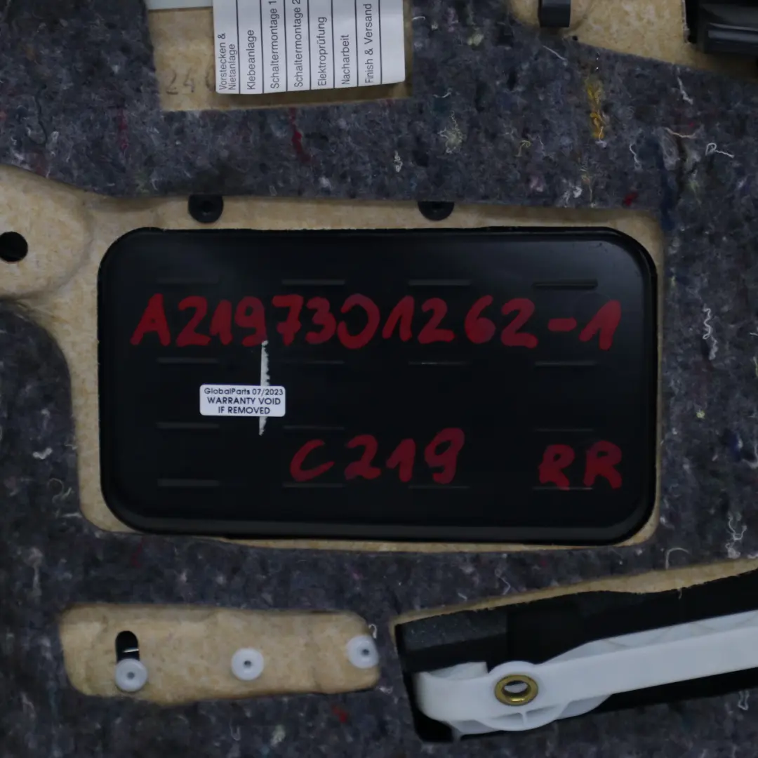 Tarjeta de puerta Mercedes W219 Trasera Derecha Cubierta cuero negro para con número de pieza A2197301262 Tarjeta de puerta Mercedes W219 Trasera Derecha Cubierta cuero negro - SKU A2197301262-1 - Número de pieza A2197301262