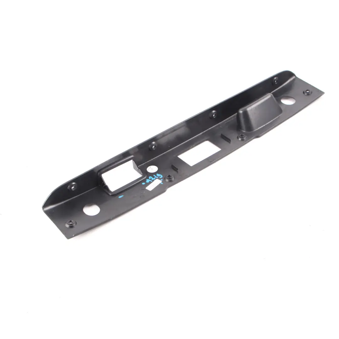 W219 Empuñadura maletero Panel embellecedor portón trasero para Mercedes con número de pieza A2197500193 Mercedes W219 Empuñadura maletero Panel embellecedor portón trasero - SKU A2197500193 - Número de pieza A2197500193