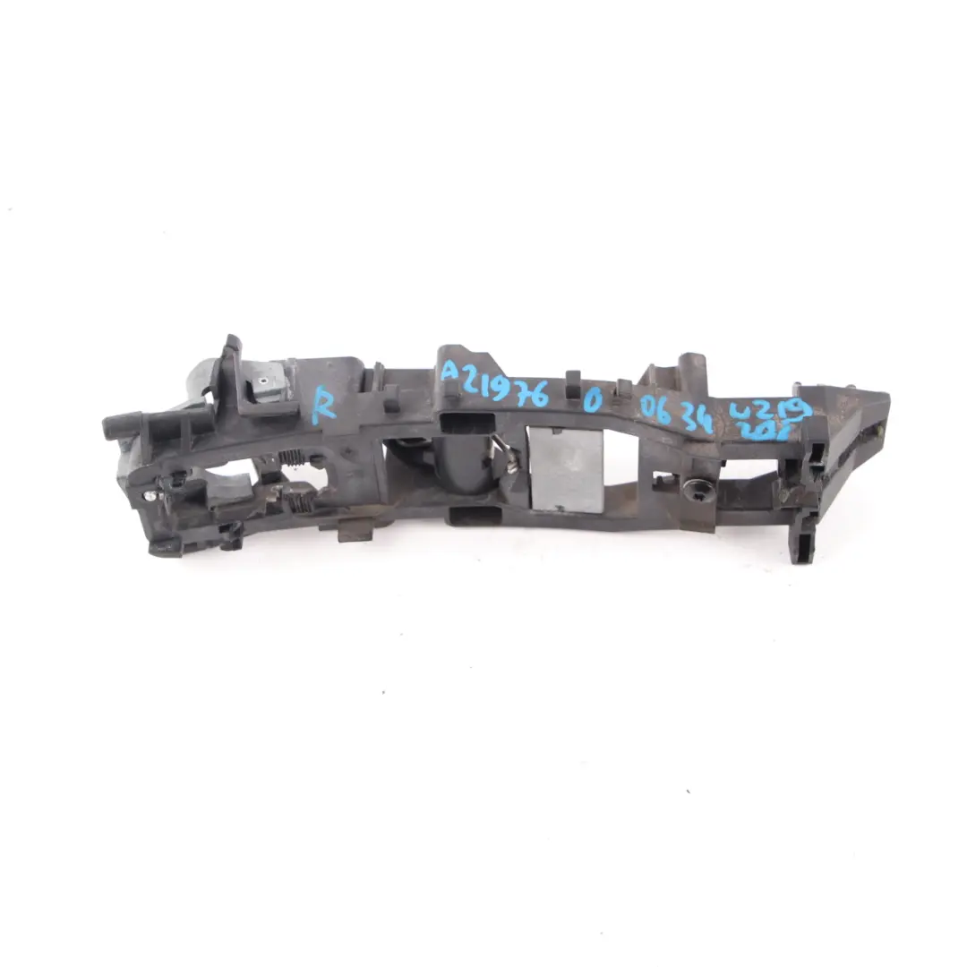 Mercedes W176 Asidero Base Soporte Puerta Trasera Izquierda A2047601634 - SKU A2197600634 - Número de pieza A2197600634