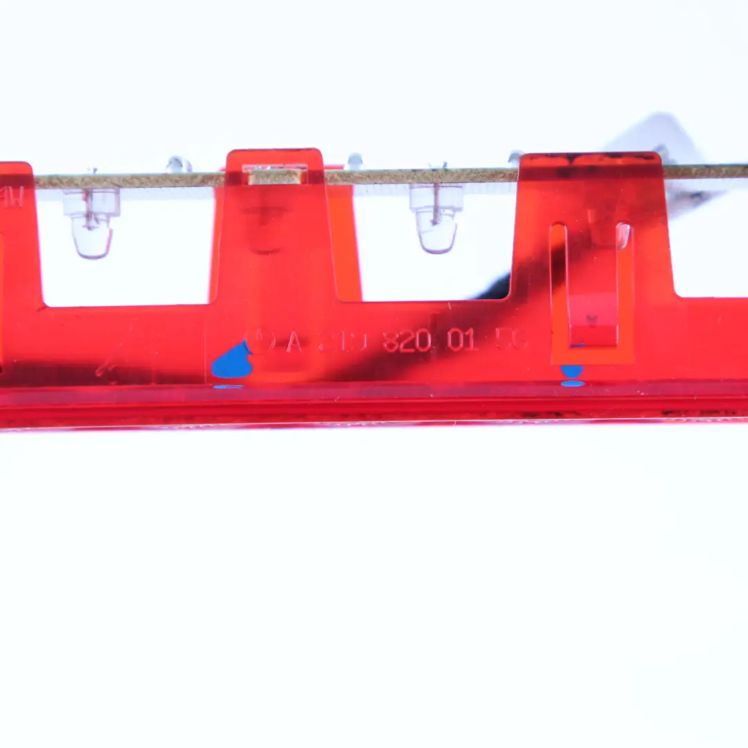 W219 Feu de freinage arrière additionnel pour Mercedes CLS à propos du numéro de pièce A2198200156 Mercedes CLS W219 Feu de freinage arrière additionnel - SKU A2198200156 - Numéro de pièce A2198200156