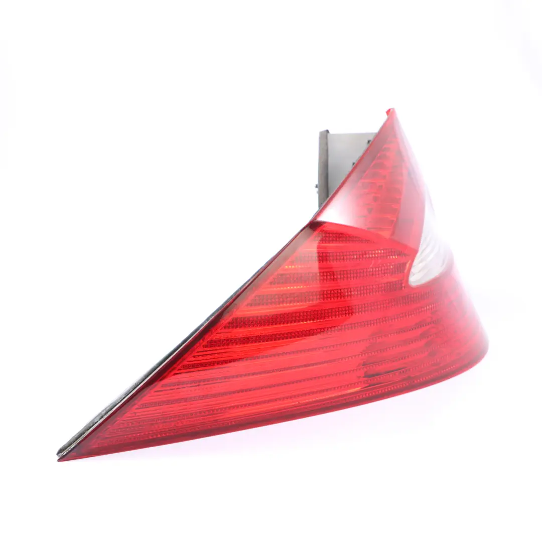 Fanale posteriore sinistro Pannello laterale per Mercedes CLS C219 con numero di parte A2198200164 Mercedes CLS C219 Fanale posteriore sinistro Pannello laterale - SKU A2198200164 - Numero di parte A2198200164