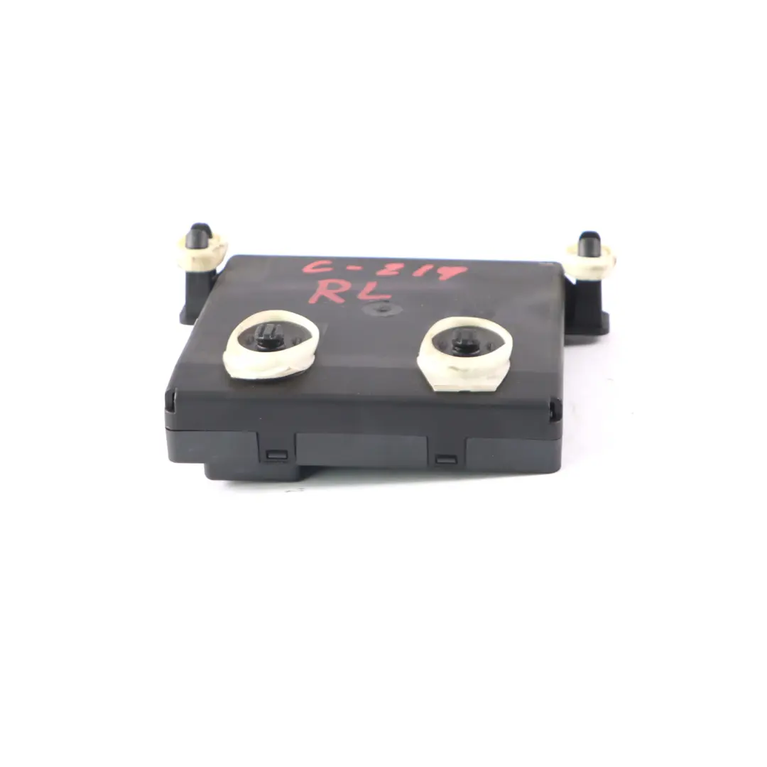 Module porte Mercedes C219 Module de contrôle porte arrière gauche pour à propos du numéro de pièce A2198200226 Module porte Mercedes C219 Module de contrôle porte arrière gauche - SKU A2198200226 - Numéro de pièce A2198200226