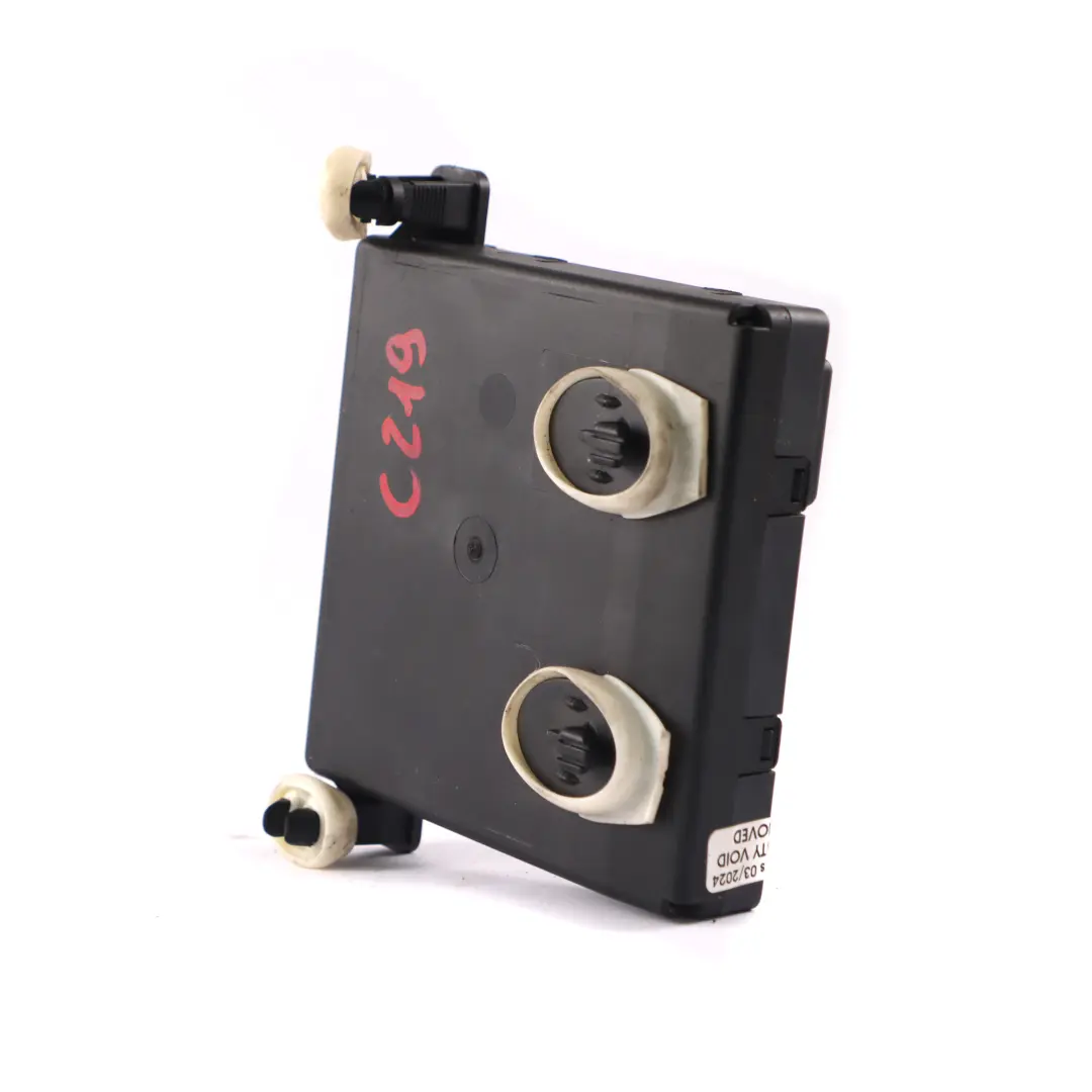 Módulo de puerta Mercedes C219 Puerta trasera derecha Módulo control para con número de pieza A2198200326 Módulo de puerta Mercedes C219 Puerta trasera derecha Módulo control - SKU A2198200326 - Número de pieza A2198200326