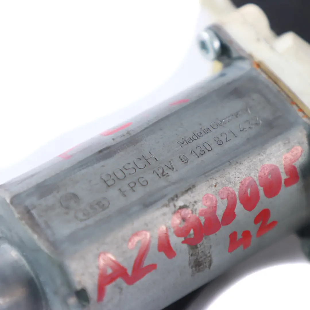  Motor Mercedes C219 Entraînement moteur de la vitre gauche porte arrière avant - SKU A2198200542 - Numéro de pièce A2198200542