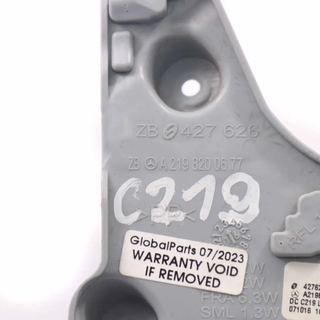 W219 porta montaggio luce posteriore destra lampada per Mercedes CLS con numero di parte A2198200677 Mercedes CLS W219 porta montaggio luce posteriore destra lampada - SKU A2198200677 - Numero di parte A2198200677