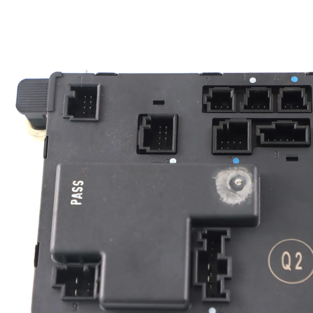 Door Module Mercedes C219 Front Right Door O/S Control Unit Module to with Part number A2198200726 Door Module Mercedes C219 Front Right Door O/S Control Unit Module - SKU A2198200726 - Part number A2198200726