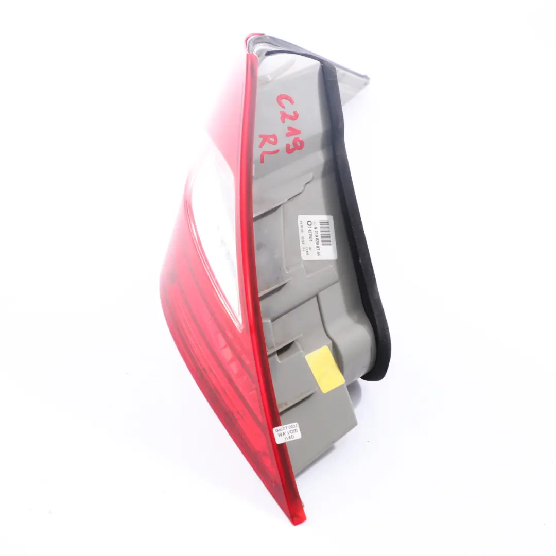 Feu arrière gauche Feu arrière Panneau latéral pour Mercedes CLS C219 à propos du numéro de pièce A2198200764 Mercedes CLS C219 Feu arrière gauche Feu arrière Panneau latéral - SKU A2198200764 - Numéro de pièce A2198200764