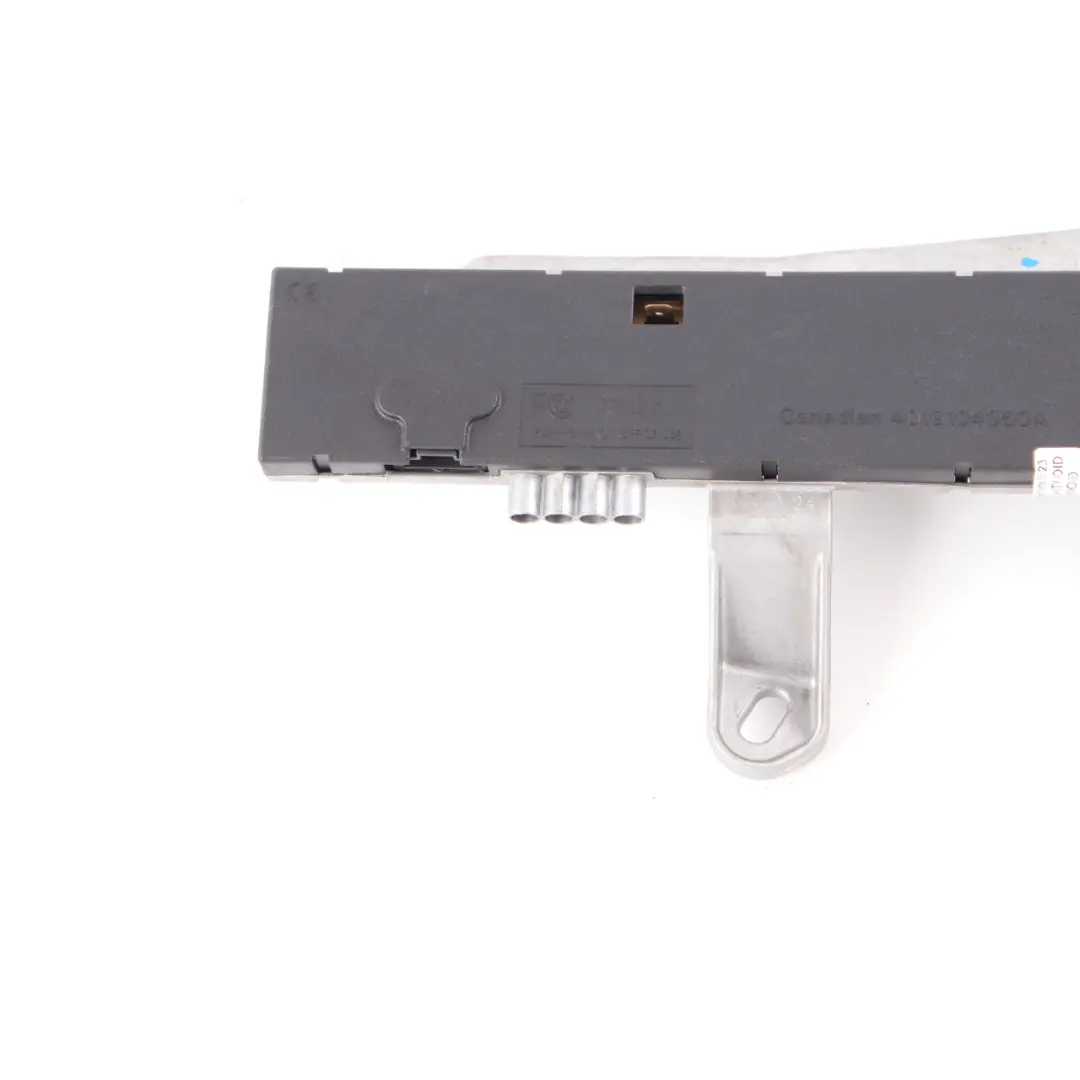 W219 Antenne Verstärker Antennenmodul links Einheit für Mercedes CLS mit Teilenummer A2198202889 Mercedes CLS W219 Antenne Verstärker Antennenmodul links Einheit - SKU A2198202889 - Teilenummer A2198202889