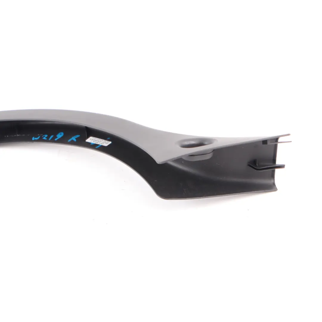 Mercedes W219 Heckklappenscharnie rechts Kofferraumdeckelverkleidung - SKU A2198210089 - Teilenummer A2198210089