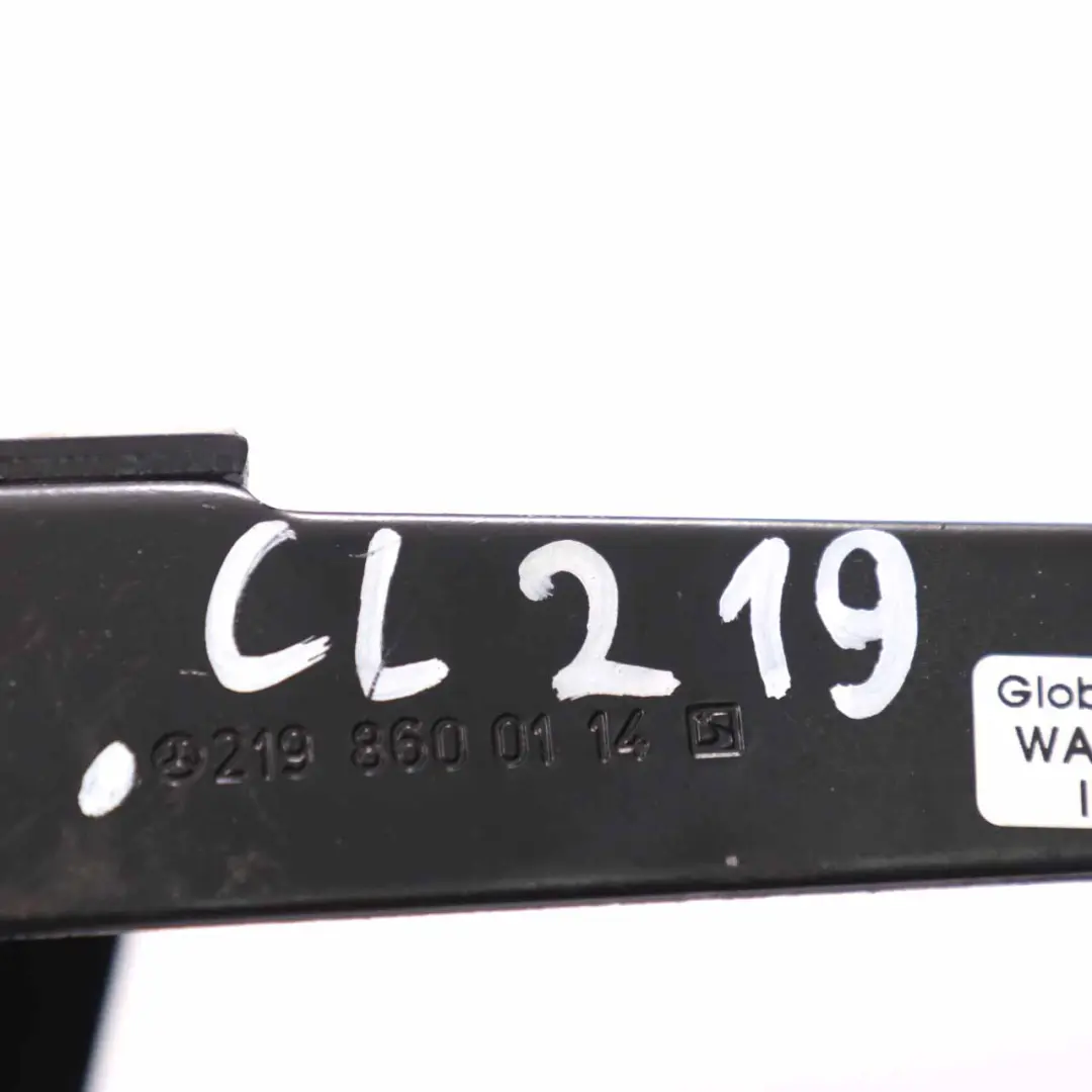 W219 Soporte Cinturón de Seguridad Trasero Izquierdo para Mercedes CLS con número de pieza A2198600114 Mercedes CLS W219 Soporte Cinturón de Seguridad Trasero Izquierdo - SKU A2198600114 - Número de pieza A2198600114