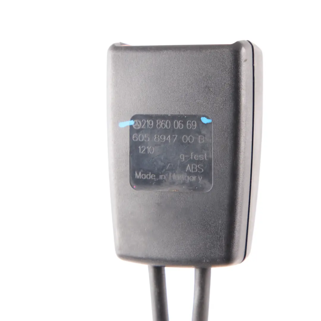 W219 Fibbia del sedile tenditore cintura posteriore destra per Mercedes con numero di parte A2198600669 Mercedes W219 Fibbia del sedile tenditore cintura posteriore destra - SKU A2198600669 - Numero di parte A2198600669