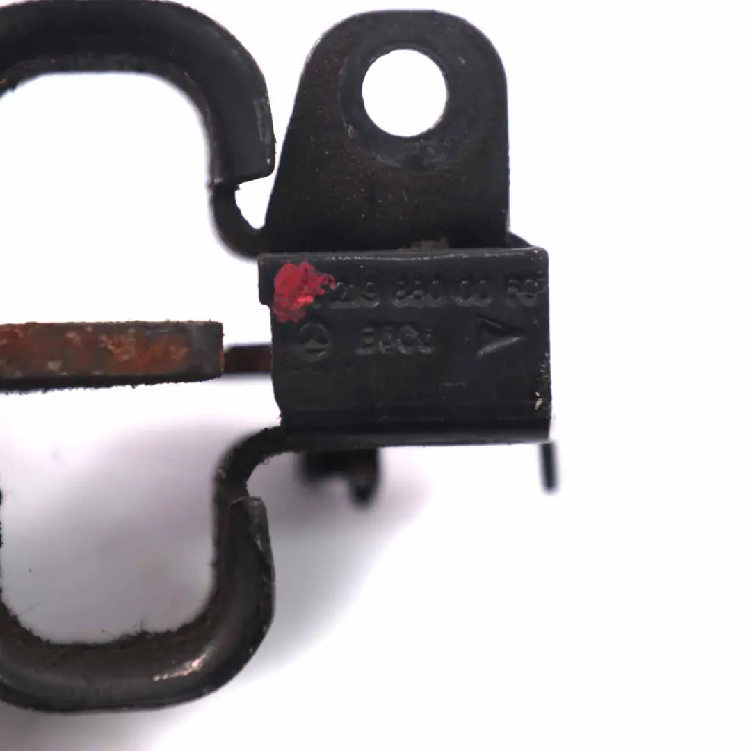 Capó del motor cerradura de seguridad pestillo para Mercedes W203 W211 con número de pieza A2198800060 Mercedes W203 W211 Capó del motor cerradura de seguridad pestillo - SKU A2198800060 - Número de pieza A2198800060