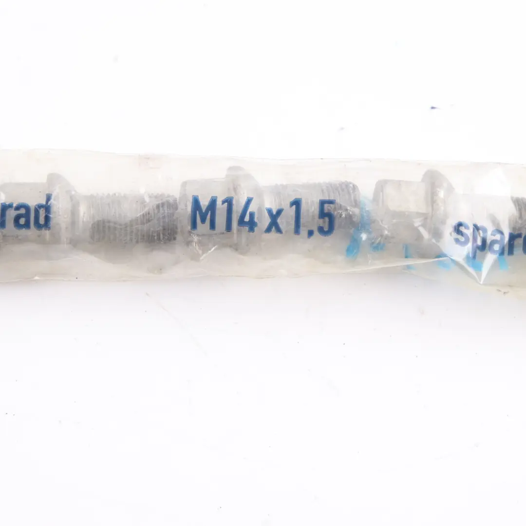 Zestaw Śrub do Mercedes ML W164 W220 o numerze A2204000170 Mercedes ML W164 W220 Zestaw Śrub - SKU A2204000170-3 - Numer Części A2204000170