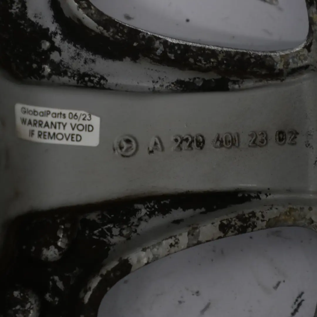 Cerchio in lega a 7 razze 16" 7,5J ET:46 per Mercedes W220 con numero di parte A2204012302 Mercedes W220 Cerchio in lega a 7 razze 16" 7,5J ET:46 - SKU A2204012302-1 - Numero di parte A2204012302