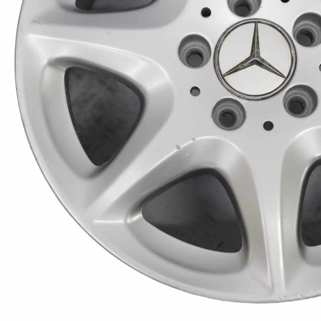 Cerchio in lega a 7 razze 16" 7,5J ET:46 per Mercedes W220 con numero di parte A2204012302 Mercedes W220 Cerchio in lega a 7 razze 16" 7,5J ET:46 - SKU A2204012302-2 - Numero di parte A2204012302