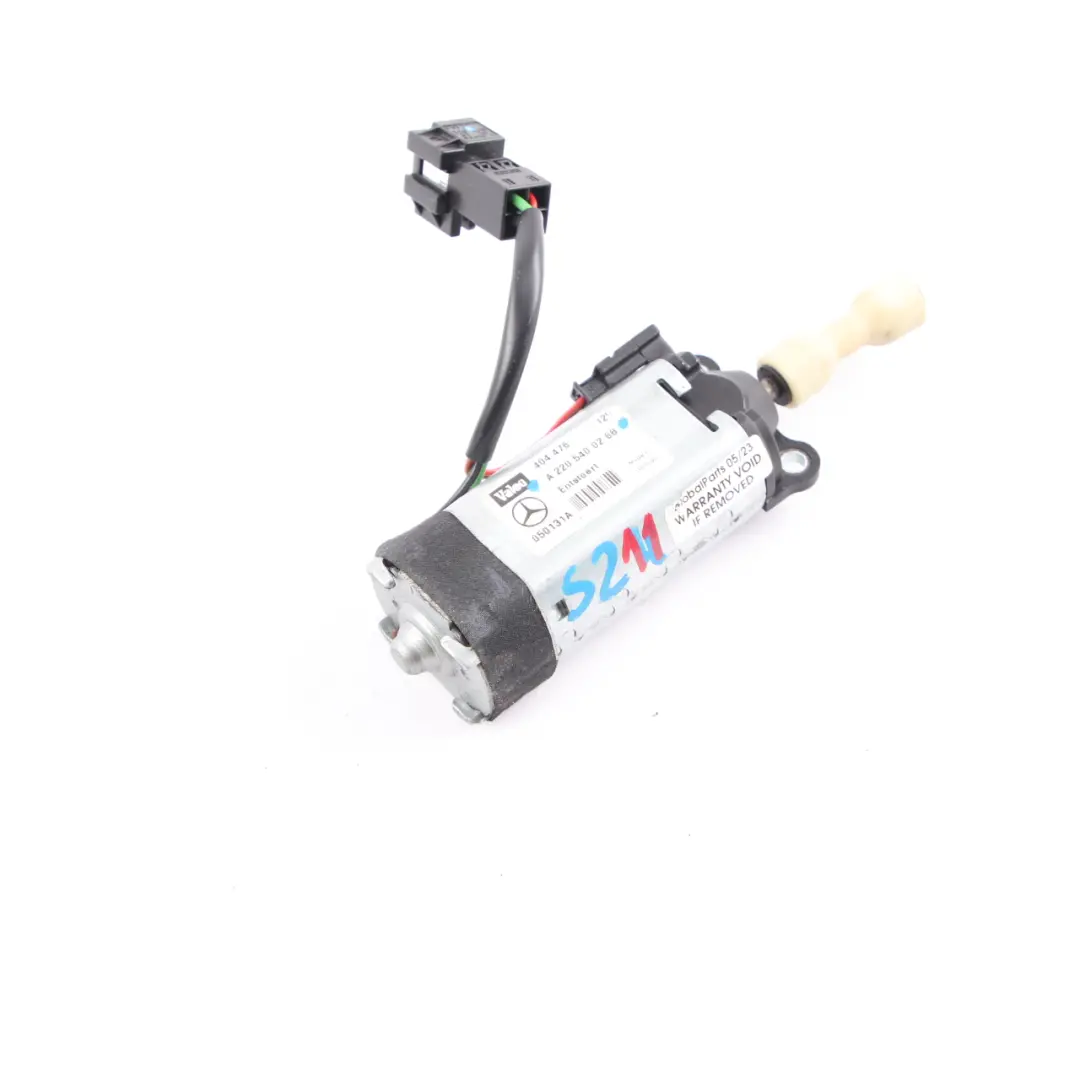 Steering Column Motor Adjustment Drive Unit to Mercedes W203 W209 W211 with Part number A2205400288 Mercedes W203 W209 W211 Steering Column Motor Adjustment Drive Unit - SKU A2205400288 - Part number A2205400288