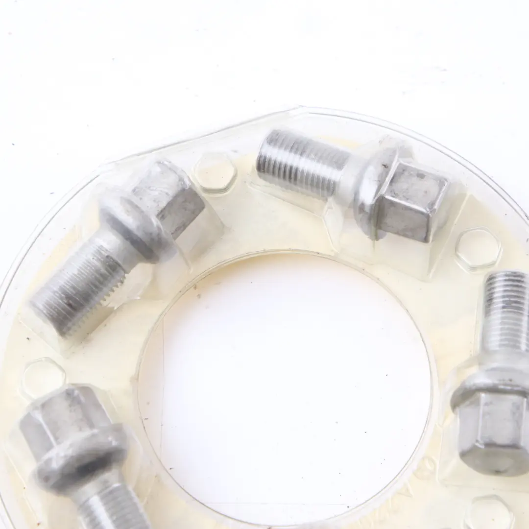 Coffret Boulons Roue Pour Roue Secours pour Mercedes W220 W221 à propos du numéro de pièce A2205800010 Mercedes W220 W221 Coffret Boulons Roue Pour Roue Secours - SKU A2205800010 - Numéro de pièce A2205800010