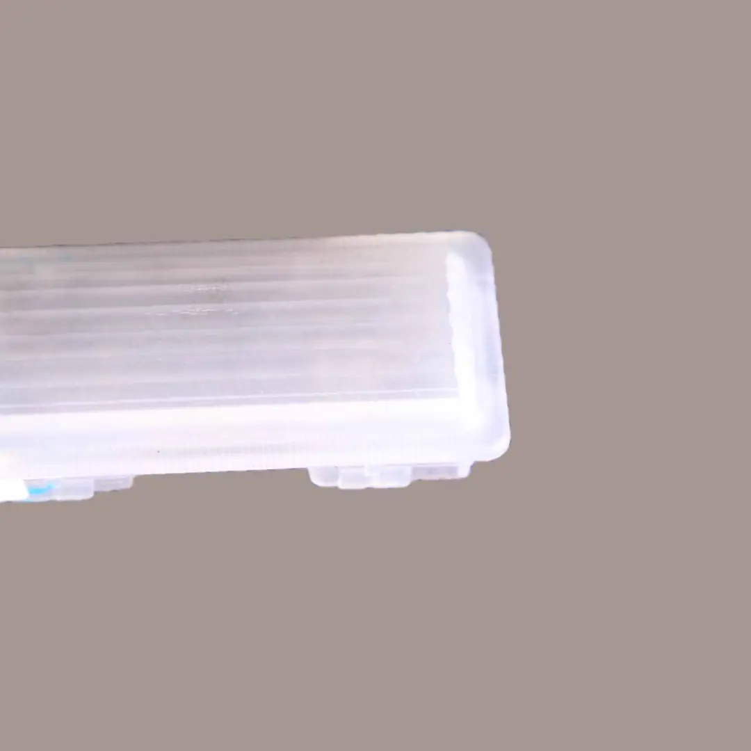 Mercedes W169 W220 Lampe d'eclairage Interieur Couvercle Coffre Bagages Droite - SKU A2208201901 - Numéro de pièce A2208201901