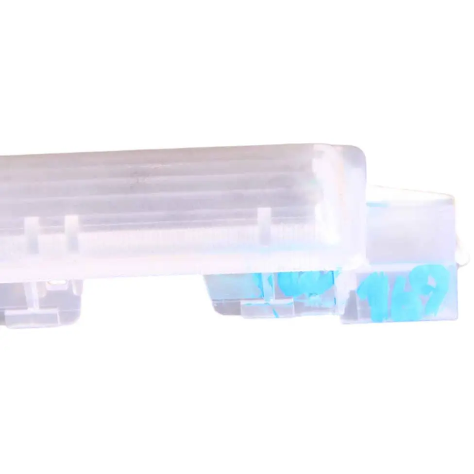 Lampka Oświetlenie Wnętrza do MERCEDES W169 W220 o numerze A2208201901 MERCEDES W169 W220 Lampka Oświetlenie Wnętrza - SKU A2208201901 - Numer Części A2208201901