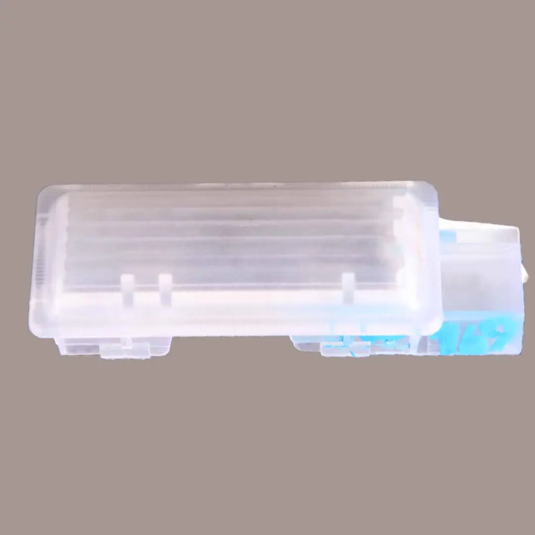 Luz Interior Tapa Maletero Derecha para Mercedes W169 W220 con número de pieza A2208201901 Mercedes W169 W220 Luz Interior Tapa Maletero Derecha - SKU A2208201901 - Número de pieza A2208201901