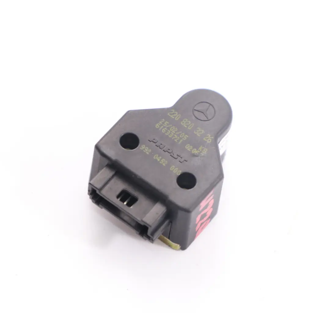 Sensore riscaldamento sedili Mercedes W209 W211 W220 sinistra per con numero di parte A2208203226 Sensore riscaldamento sedili Mercedes W209 W211 W220 sinistra - SKU A2208203226 - Numero di parte A2208203226