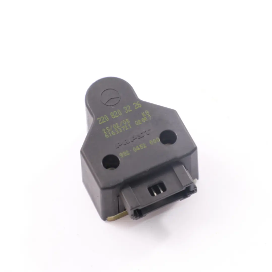 Sensore riscaldamento sedili Mercedes W209 W211 W220 sinistra per con numero di parte A2208203226 Sensore riscaldamento sedili Mercedes W209 W211 W220 sinistra - SKU A2208203226 - Numero di parte A2208203226