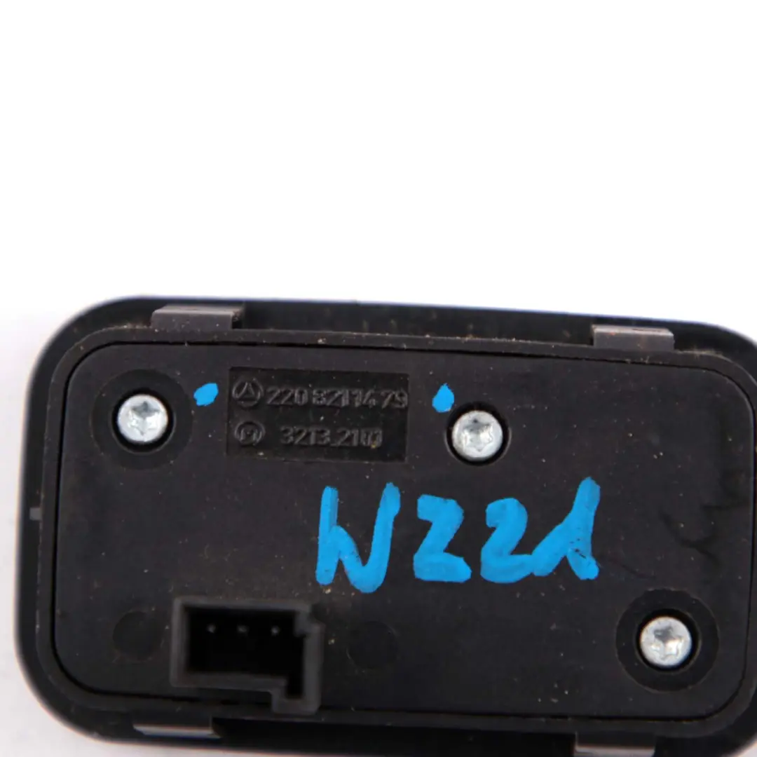 Bootlid Close Lock Switch Button to Mercedes W221 Tailgate with Part number A2208211479 Mercedes W221 Tailgate Bootlid Close Lock Switch Button - SKU A2208211479 - Part number A2208211479