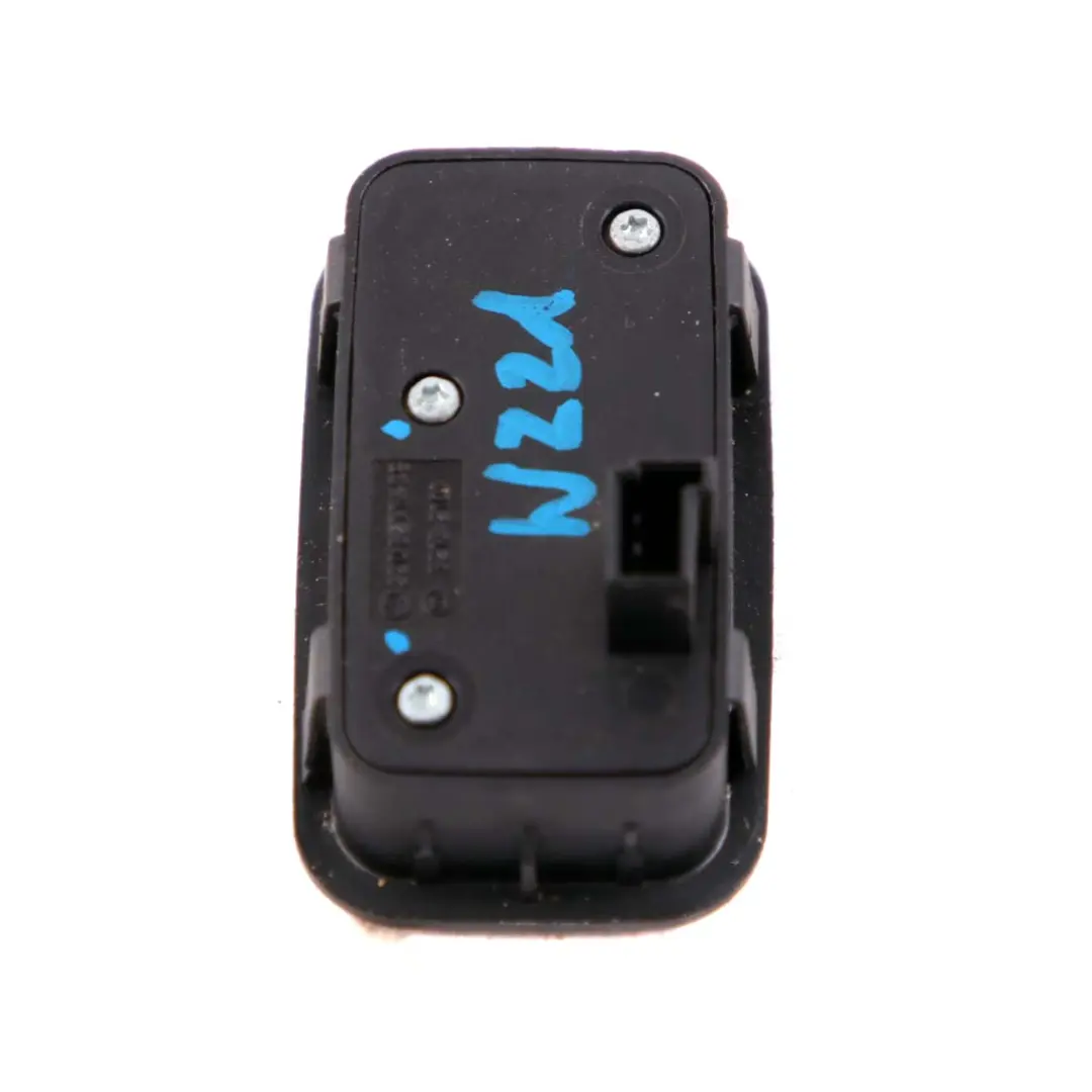 Portellone posteriore Chiusura interruttore blocco per Mercedes W221 con numero di parte A2208211479 Mercedes W221 Portellone posteriore Chiusura interruttore blocco - SKU A2208211479 - Numero di parte A2208211479