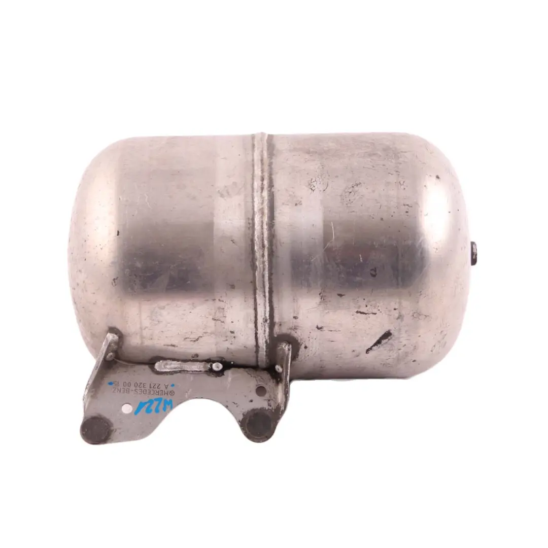 Réservoir de pression de suspension pneumatique Mercedes W221 - SKU A2213200015 - Numéro de pièce A2213200015