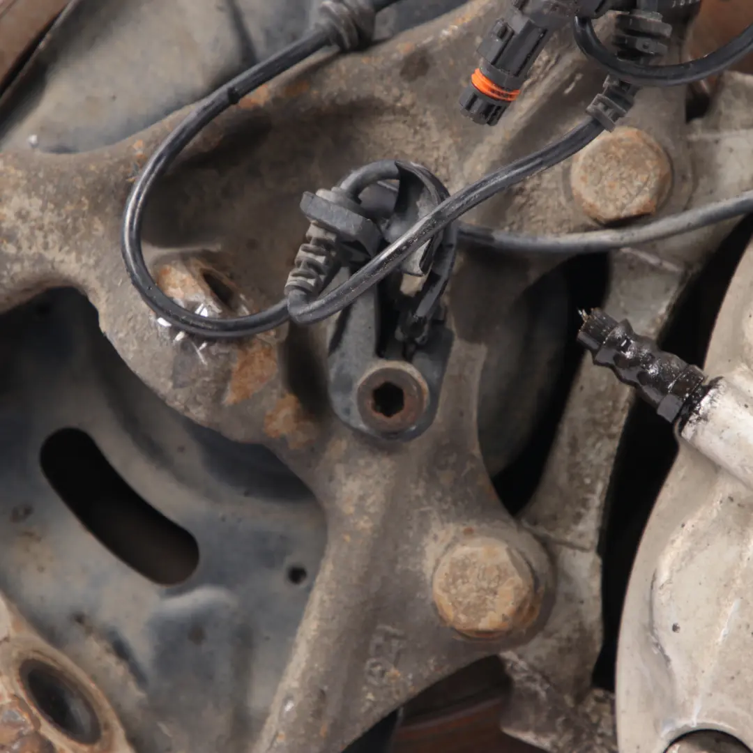 anteriore destro Sospensione Gamba Freno Portaruota per Mercedes W221 350 AMG con numero di parte A2213324601 Mercedes W221 350 AMG anteriore destro Sospensione Gamba Freno Portaruota - SKU A2213324601 - Numero di parte A2213324601