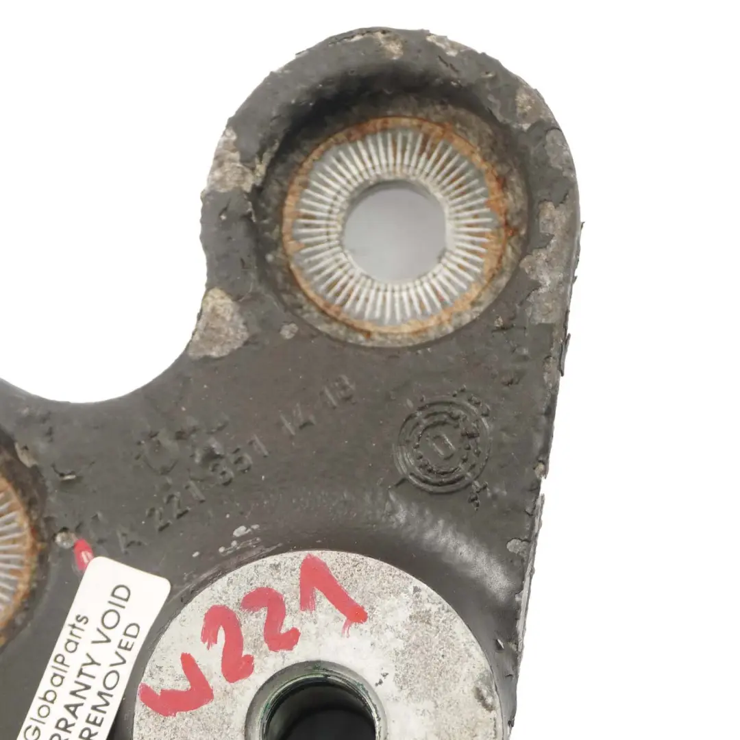 Mercedes-Benz W221 Rear Axle Differential Holder Mounting Right O/S to with Part number A2213511418 Mercedes-Benz W221 Rear Axle Differential Holder Mounting Right O/S - SKU A2213511418 - Part number A2213511418