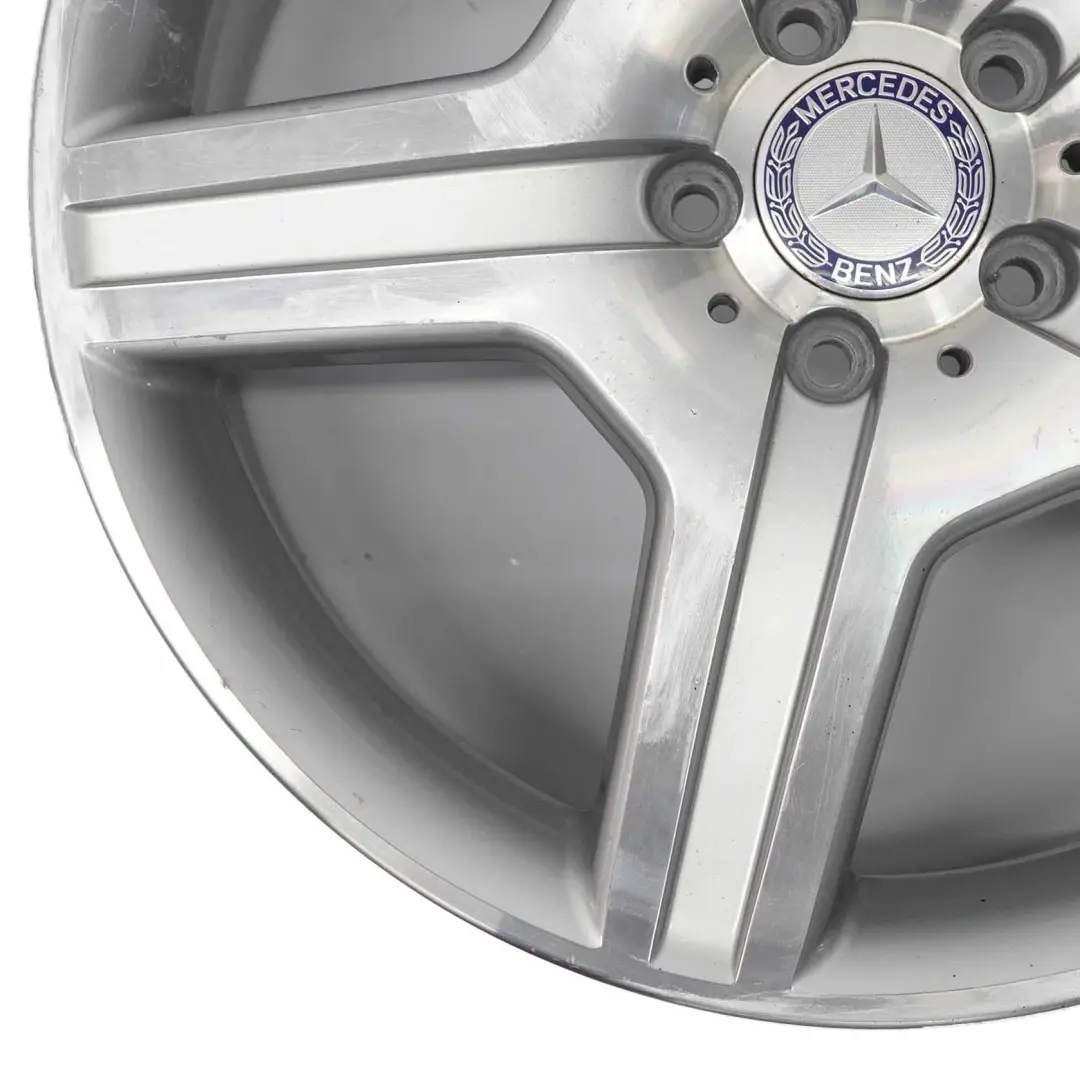Silberne Leichtmetallfelge 19" 8,5J ET:43 für Mercedes W221 AMG mit Teilenummer A2214012602 Mercedes W221 AMG Silberne Leichtmetallfelge 19" 8,5J ET:43 - SKU A2214012602-1 - Teilenummer A2214012602