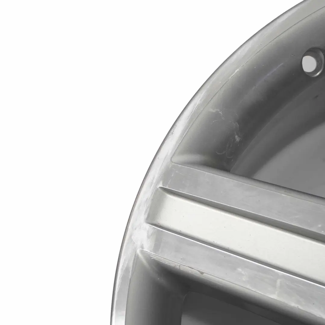 Jante en alliage argenté 19" 8,5J ET:43 pour Mercedes W221 AMG à propos du numéro de pièce A2214012602 Mercedes W221 AMG Jante en alliage argenté 19" 8,5J ET:43 - SKU A2214012602-1 - Numéro de pièce A2214012602