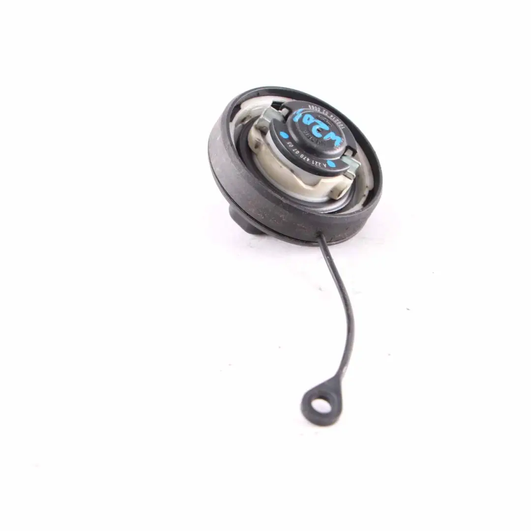 Mercedes W204 W212 Korek Wlewu Paliwa - SKU A2214700705 - Numer Części A2214700705