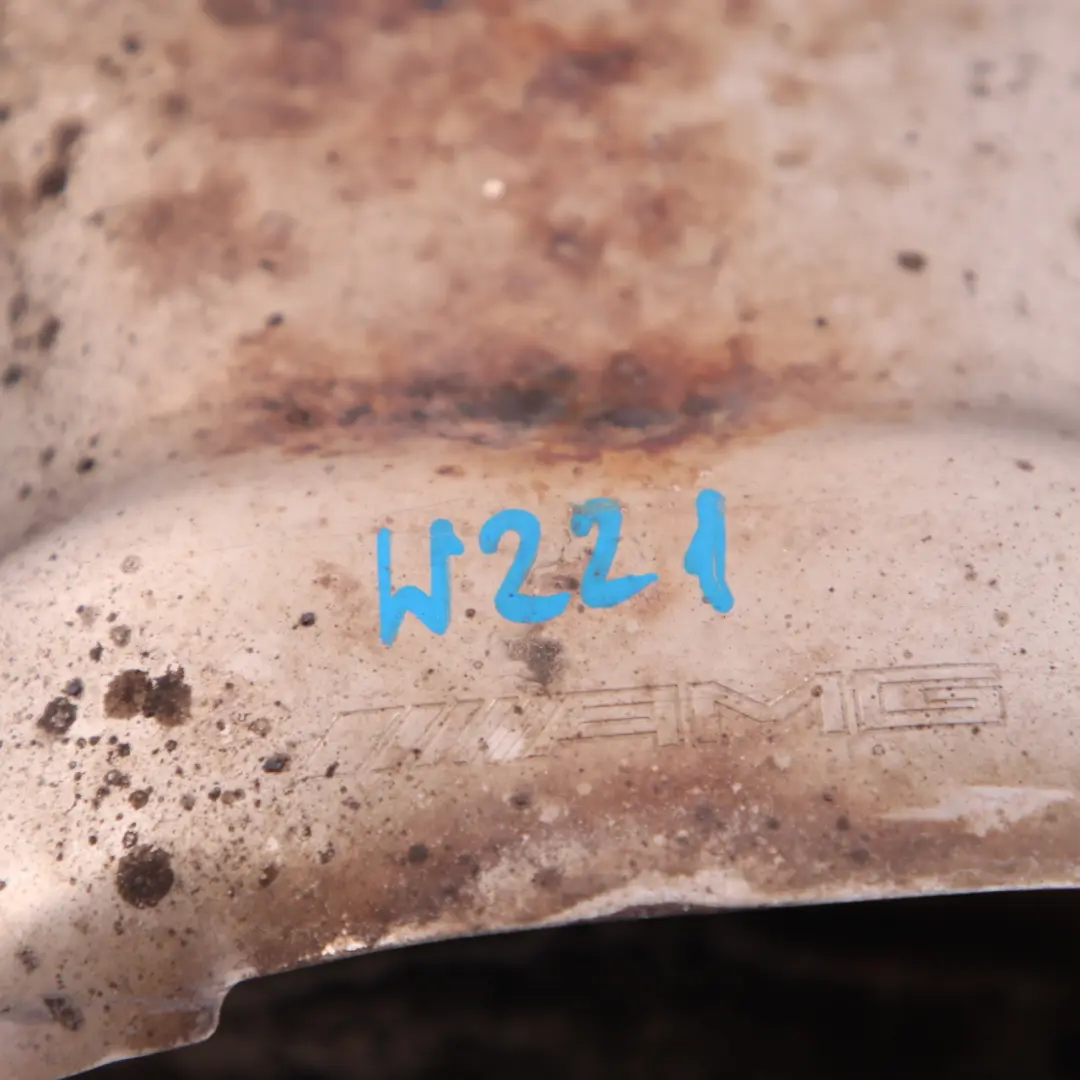 Echappement arrière droit AMG embout chromé pour Mercedes W221 à propos du numéro de pièce A2214903027 Mercedes W221 Echappement arrière droit AMG embout chromé - SKU A2214903027 - Numéro de pièce A2214903027