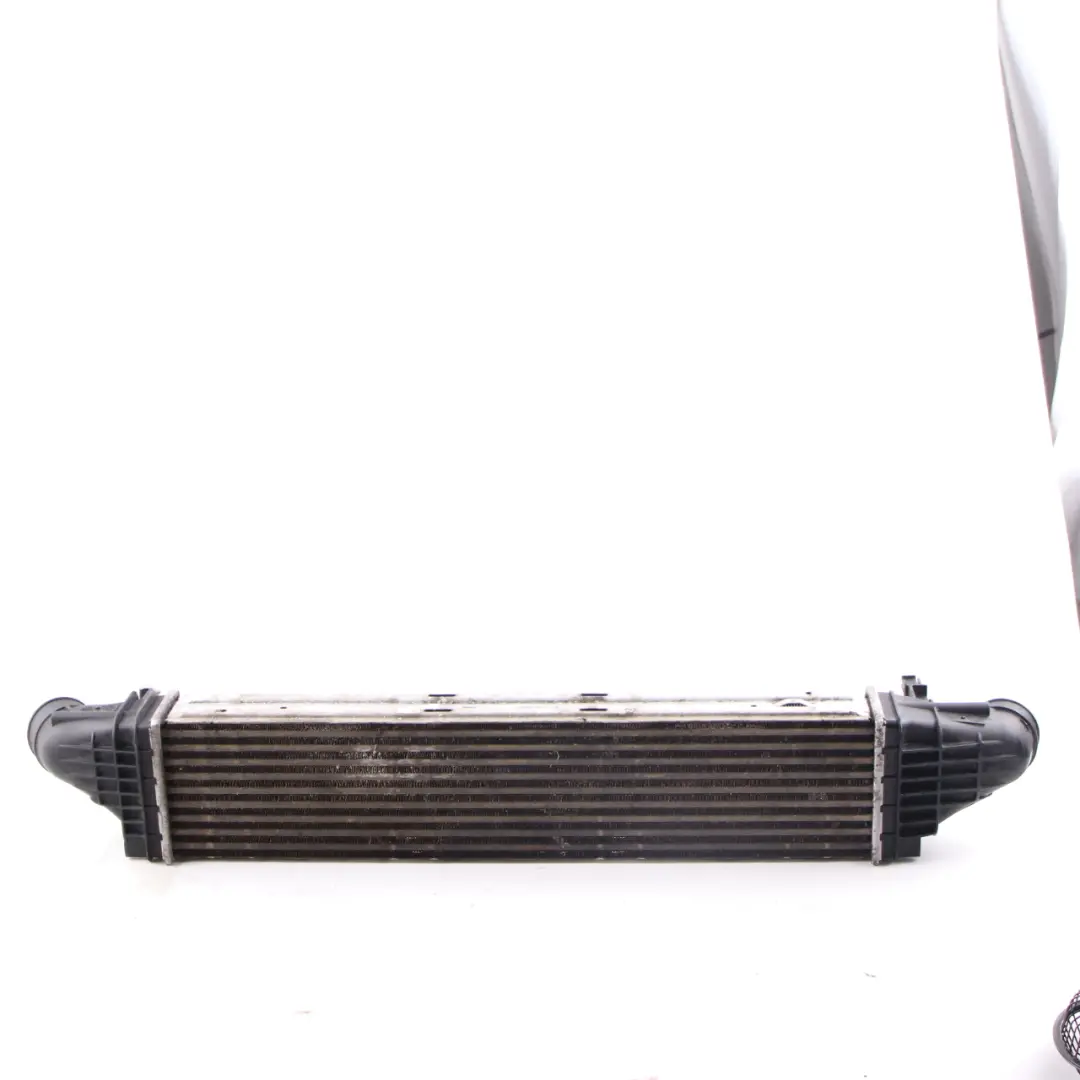OM642 Enfriador aire carga intercooler Radiador para Mercedes W221 con número de pieza A2215001000 Mercedes W221 OM642 Enfriador aire carga intercooler Radiador - SKU A2215001000 - Número de pieza A2215001000