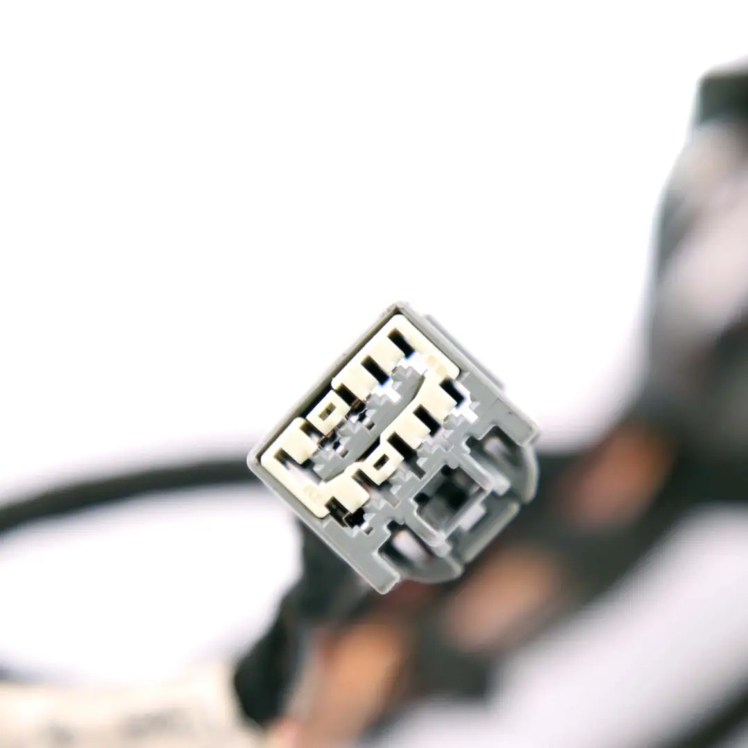 Mercedes-Benz W221 Panoramic Sunroof Control Unit Motor Wiring Cable to with Part number A2215400334 Mercedes-Benz W221 Panoramic Sunroof Control Unit Motor Wiring Cable - SKU A2215400334 - Part number A2215400334