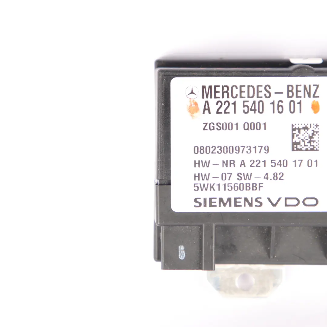 Mercedes W164 W204 Moduł Sterownik Pompy Paliwa ECU Benzyna - SKU A2215401601 - Numer Części A2215401601