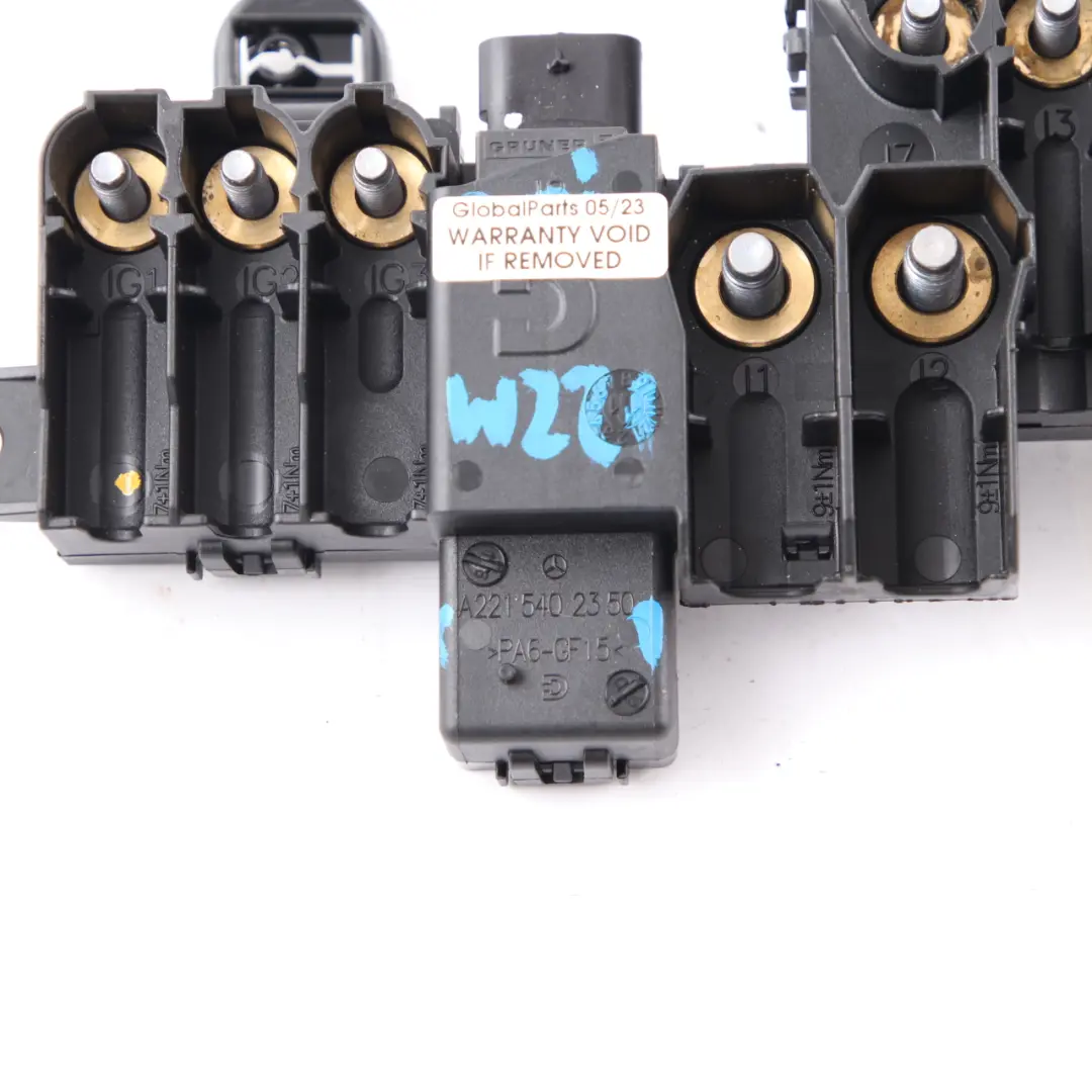 Fuse Box Mercedes W221 W216 Junction Control Unit Relay Module to with Part number A2215402350 Fuse Box Mercedes W221 W216 Junction Control Unit Relay Module - SKU A2215402350 - Part number A2215402350