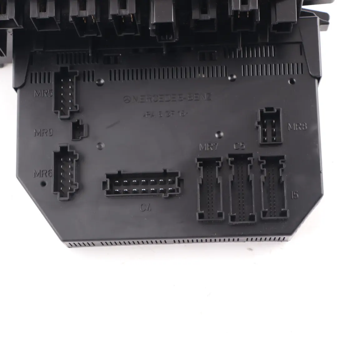 Sicherungskasten vorne SAM Modul Relais Steuergerät für Mercedes W221 mit Teilenummer A2215402862 Mercedes W221 Sicherungskasten vorne SAM Modul Relais Steuergerät - SKU A2215402862 - Teilenummer A2215402862